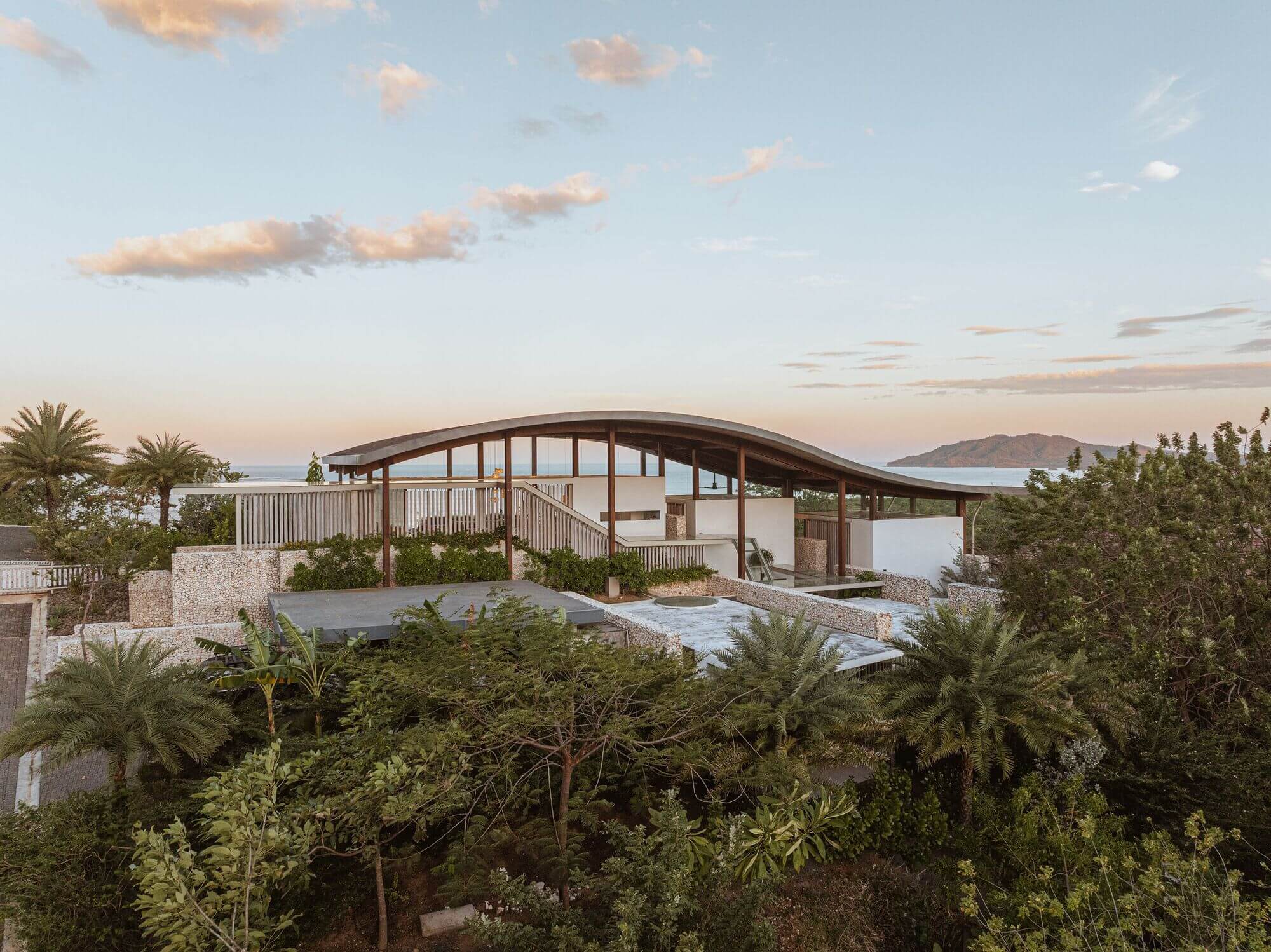 Villa áurea / Studio Saxe