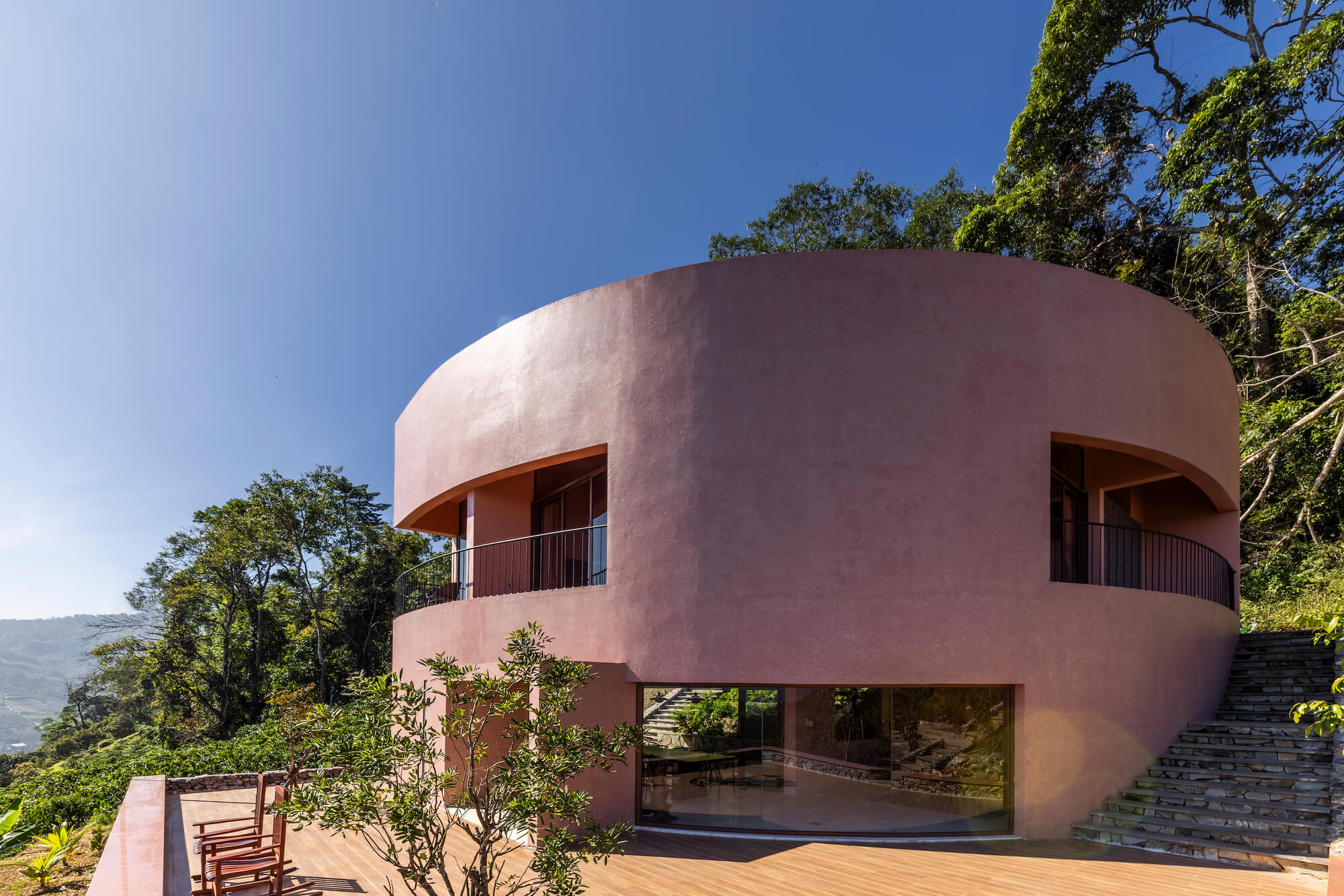 Bao Lam Retreat House / 6717 Studio