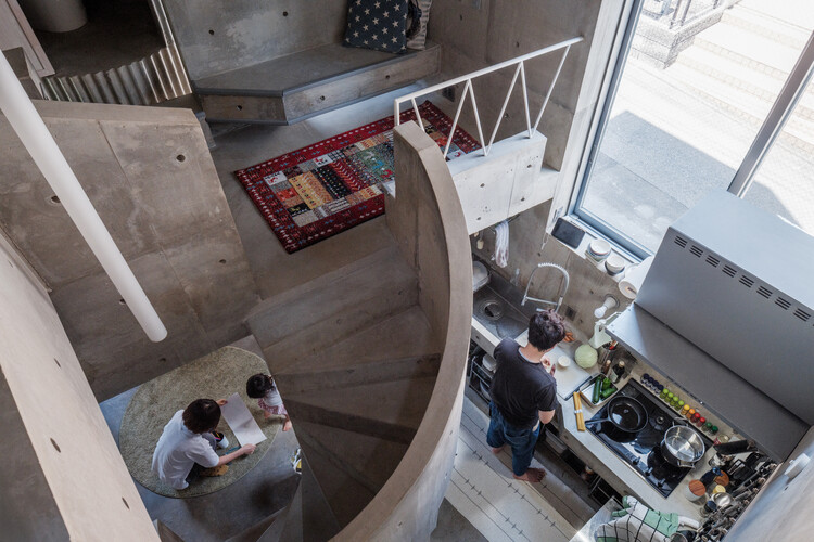 Nakano House / Suzuko Yamada Architects - Интерьерная фотография, лестница