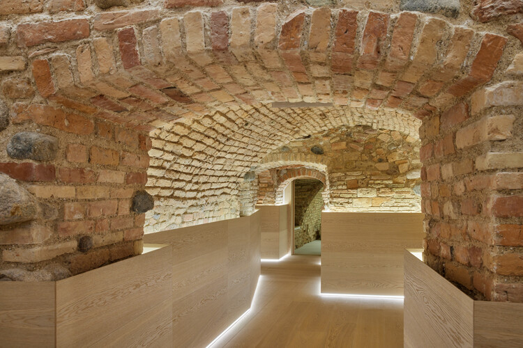 Boksto Skveras Mixed -Use Center / Studio Seilern Architects - изображение 11 из 33