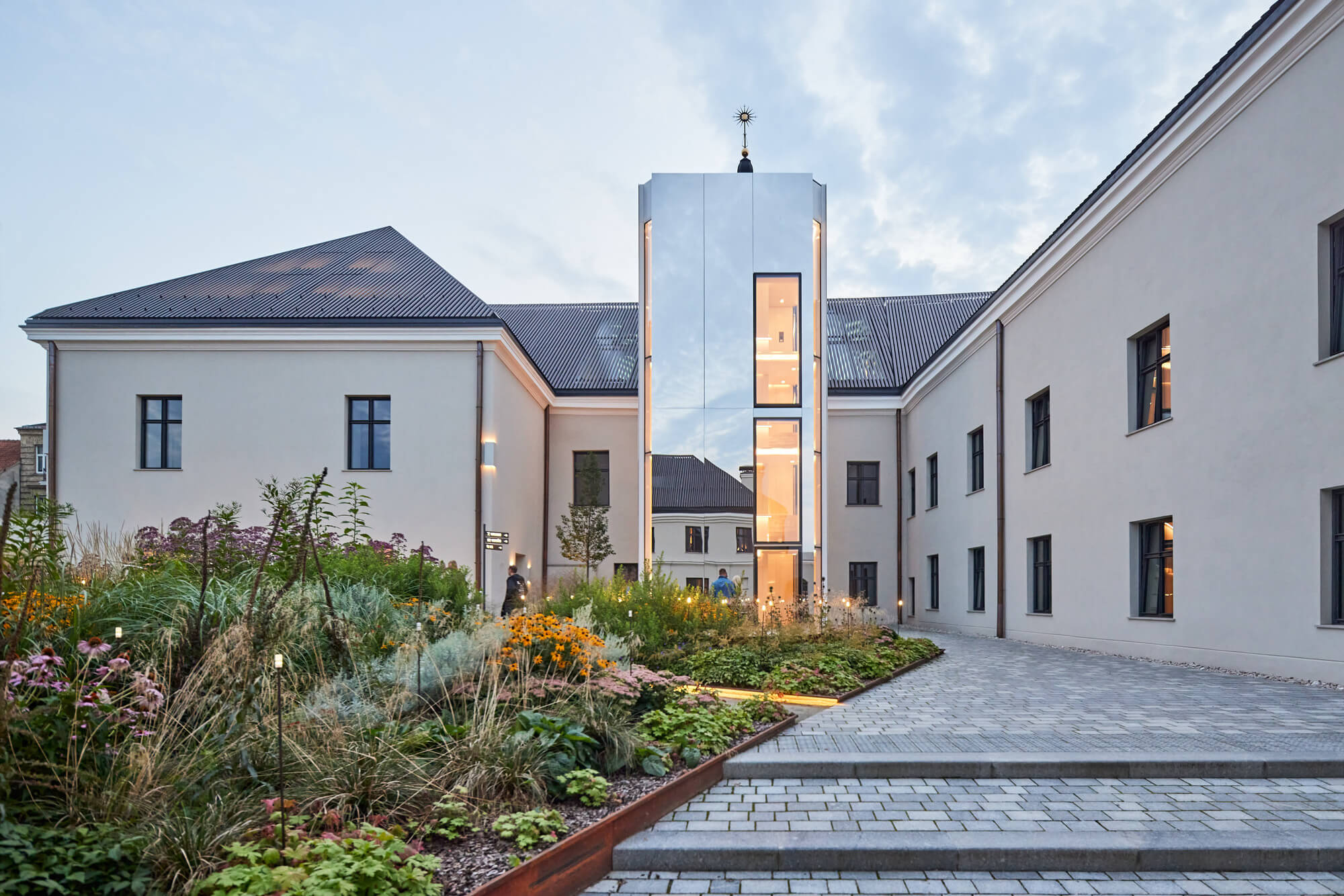 Boksto Skveras Mixed-Uses Center / Studio Seilern Architects