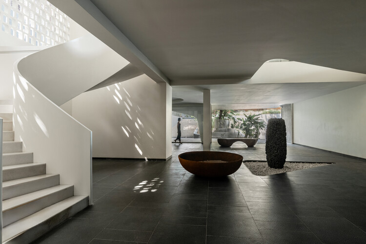 Девять X Nine House / Sanjay Puri Architects - изображение 14 из 24