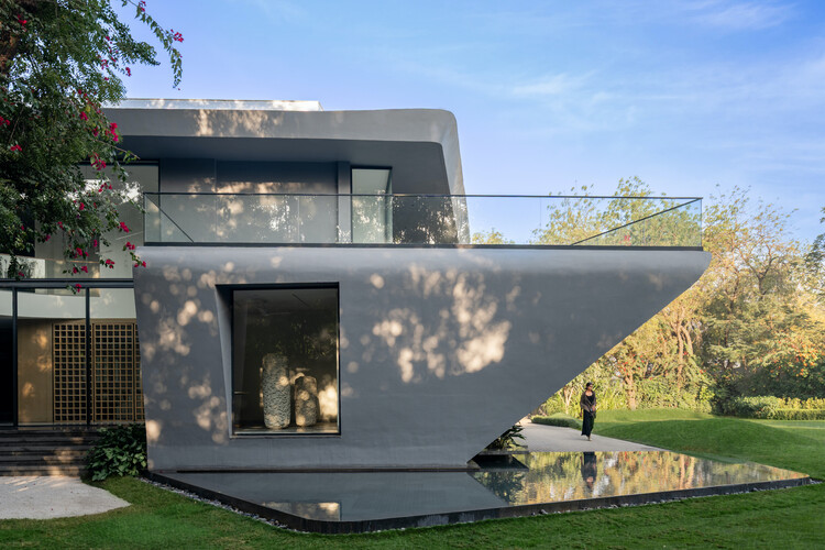 Девять X Nine House / Sanjay Puri Architects - Экстерьерная фотография, сад, бетон