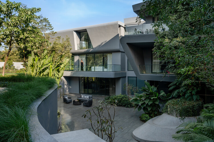 Девять X Nine House / Sanjay Puri Architects - Экстерьерная фотография, сад