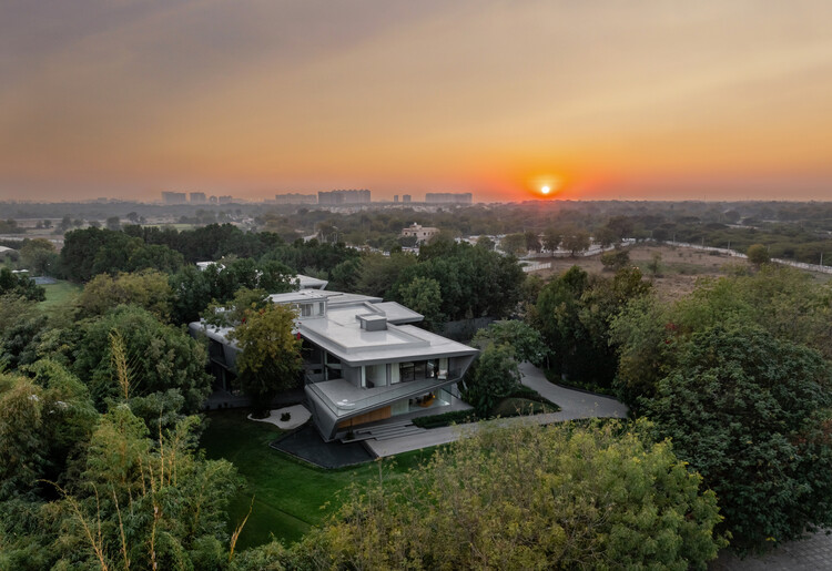 Девять X Nine House / Sanjay Puri Architects - Экстерьерная фотография, сад