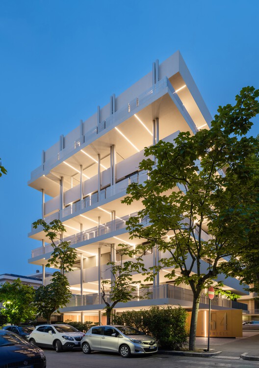De Amicis 154 Residencial Building / Giovanni Vaccarini Architetti - Внешняя фотография, балкон