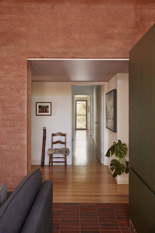 Ararat House / SJB - Интерьерная фотография, дерево, стул