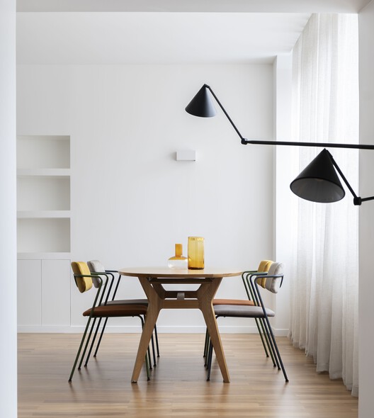 Cité Griset Apartment / Mesnil Architectures - Интерьерная фотография, столовая, дерево, стул