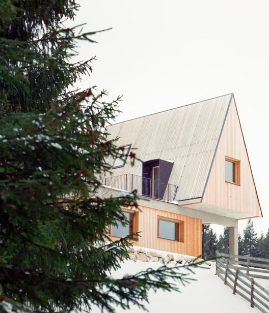 BS HOF House / Alpina Architects - Экстерьерная фотография, древесина