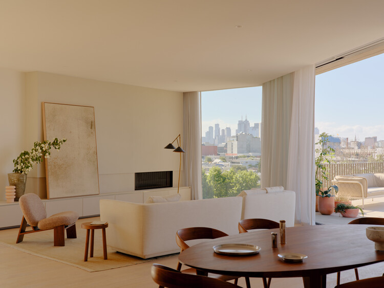 Como Terrace Residence / Carr - Интерьерная фотография, столовая, стул