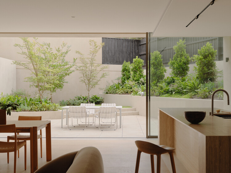 Como Terraces Residence / Carr - Интерьерная фотография, столовая