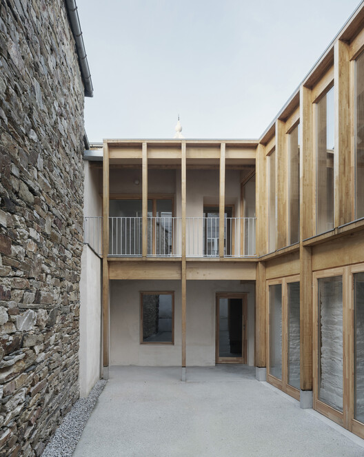 Centro Cultural Crowges / Architects - изображение 7 из 27