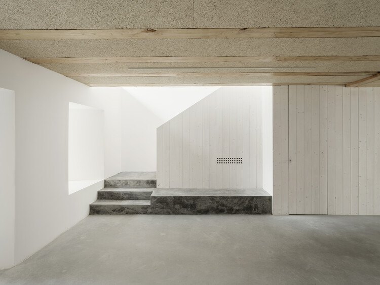 Centro Cultural Crowges / Architects - изображение 4 из 27