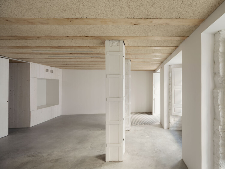 Centro Cultural Crowges / Architects - изображение 6 из 27