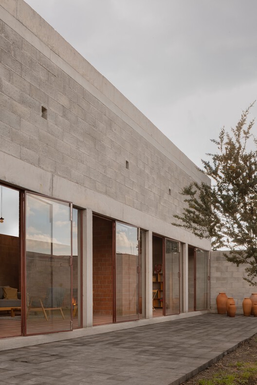 Nogal House / Escobedo Soliz - внешняя фотография, бетон