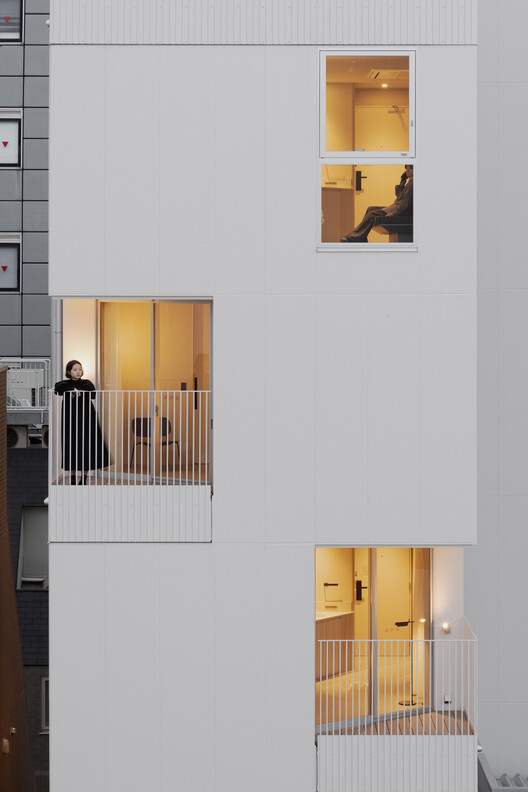 Отель Rakuragu / Kooo Architects - Интерьерная фотография, кухня, балкон