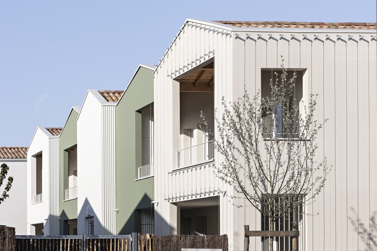 Vassivey Social Housing / Elluin Duolé Gillon Architecture - Внешняя фотография
