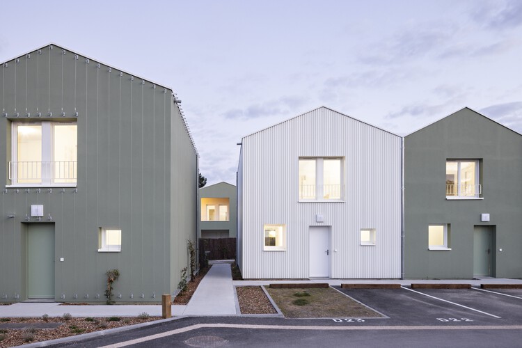 Vassivey Social Housing / Elluin Duolé Gillon Architecture - Внешняя фотография