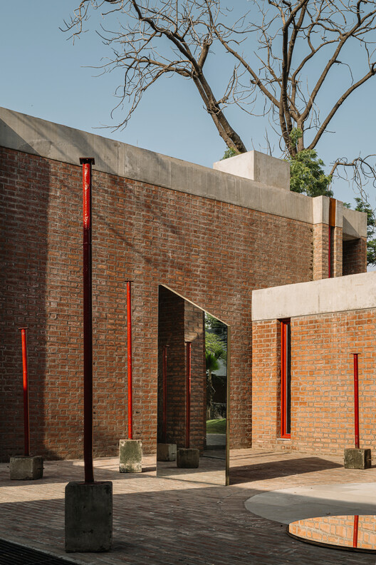 Urmila Kailash Black Box, Kanoria Center for Arts Campus / Studio Sangath - изображение 4 из 17