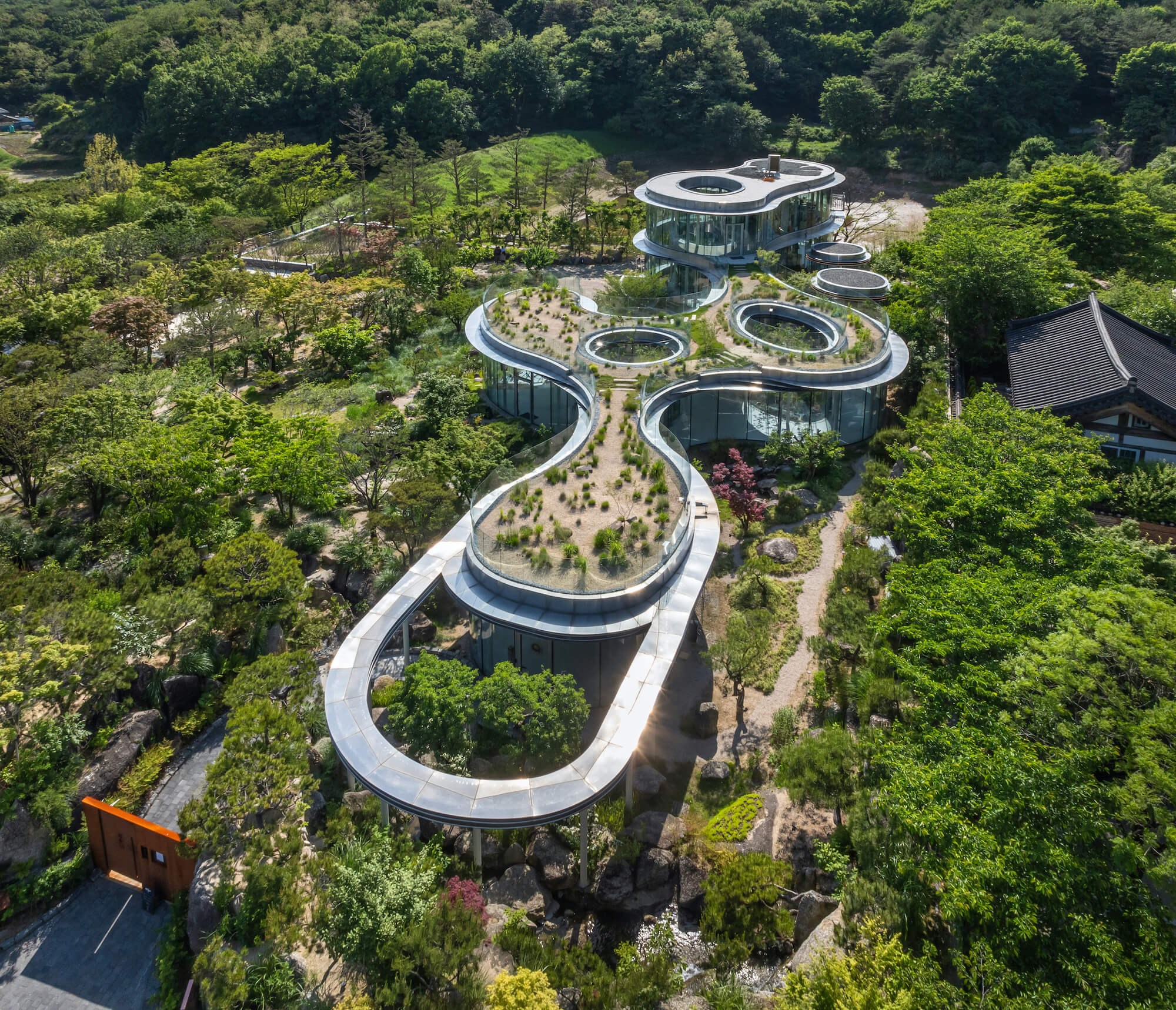 MIGIUI соседнее предприятие / Architect-K