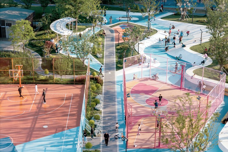 Huachiao Vibrant Sports Park / Soba - изображение 11 из 16