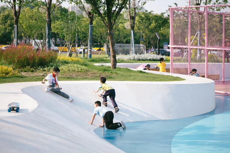 Huachiao Vibrant Sports Park / Soba - Внешняя фотография