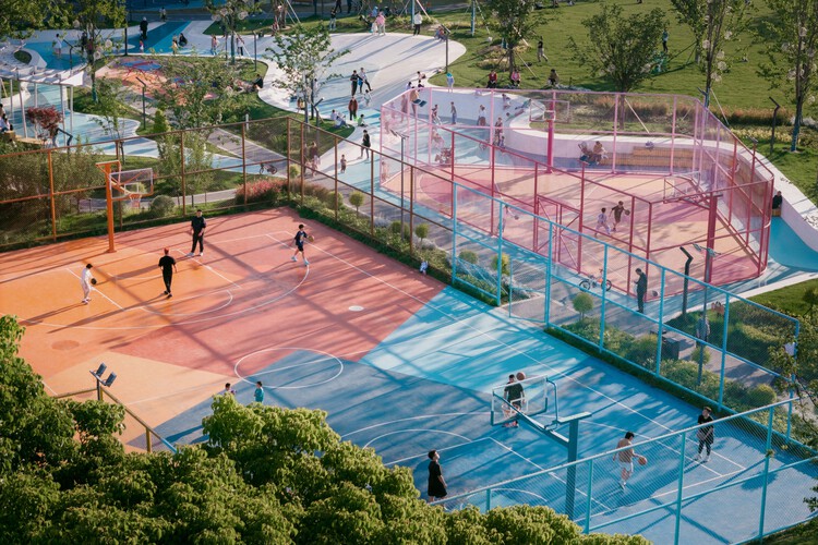 Huachiao Vibrant Sports Park / Soba - Внешняя фотография