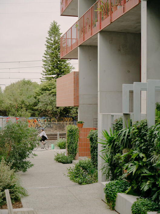 Nightingale Village Lewlfield / Kennedy Nolan Architects - Extery Photography, Balcony