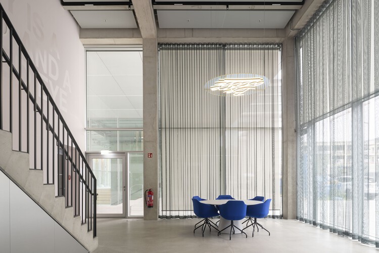 Wacker House Office Building / Cf Møller - Интерьерная фотография, стекло, стул