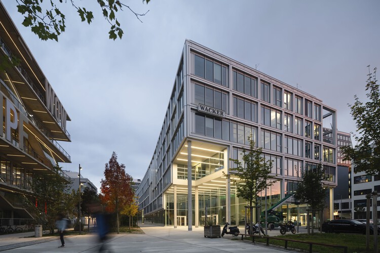 Wacker House Office Building / CF Møller - внешняя фотография