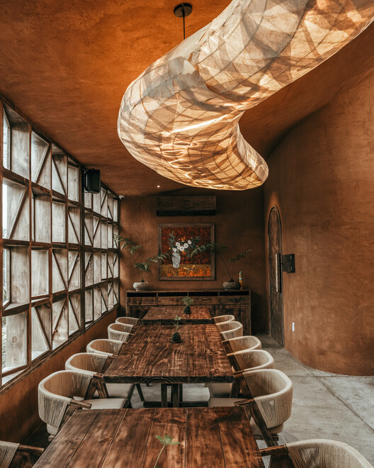 Thila Bistro & Café / 3fconcept - Интерьерная фотография, древесина, стул