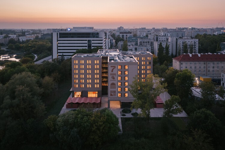 Студенческое жилье нет. 7 / Projekt Praga - внешняя фотография