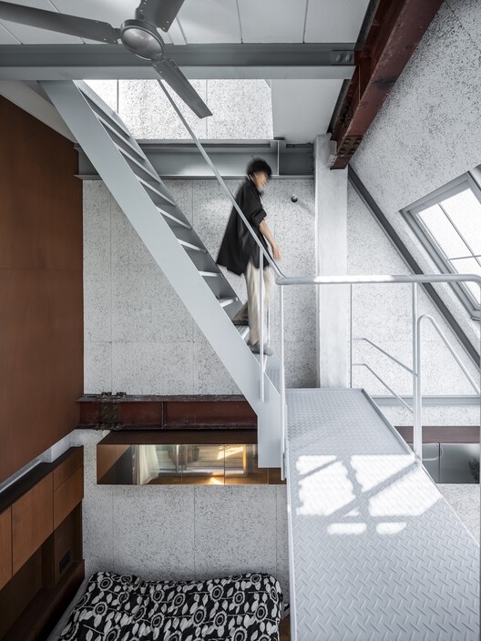 T.House / Ogawaa Design Studio - Интерьерная фотография, лестница, поручка