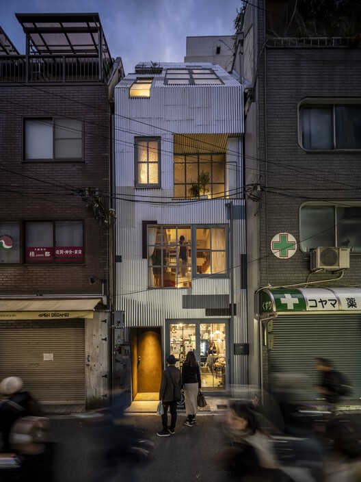 T.House / Ogawaa Design Studio - Экстерьем Фотография, фасад, балкон
