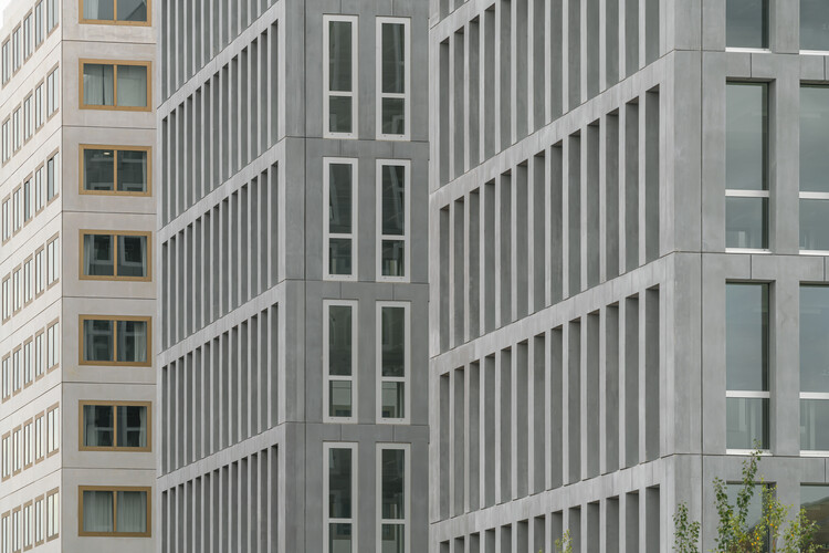 Прыжок здание / Kaan Architecten - внешняя фотография, стекло, бетон
