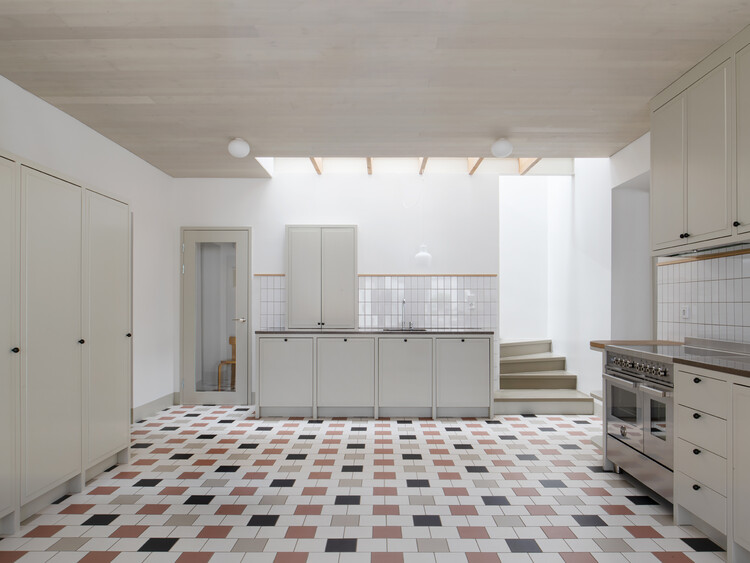 Дом Courtyard в Uppsala / Jägnefält Milton - Интерьерная фотография, столешница, раковина