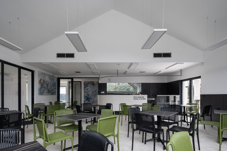 House of Olives / Arhinginženjering - Интерьерная фотография, столовая, стул, стол, стекло
