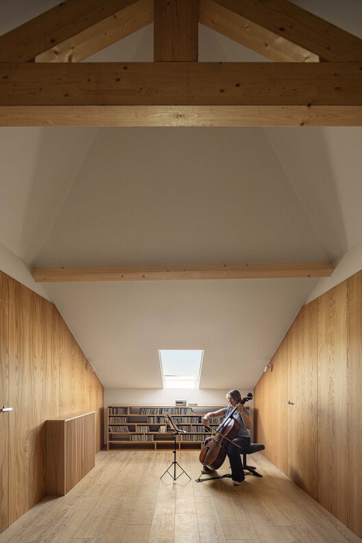 Arch House / Tiago Castro Sousa LDA - Интерьерная фотография, кухня, дерево, луч