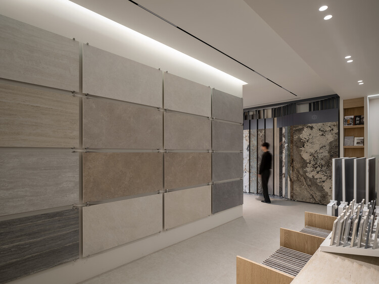 Oztile Showroom / Atelier Mods - Интерьерная фотография, стекло