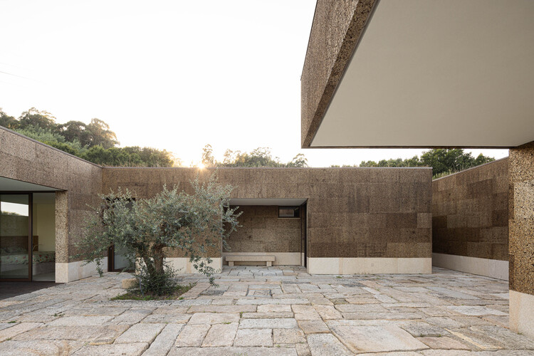 Levada House / Tsou Arquitectos - изображение 26 из 37