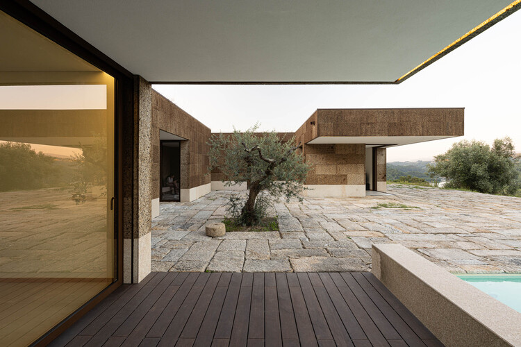 Levada House / Tsou Arquitectos - изображение 6 из 37
