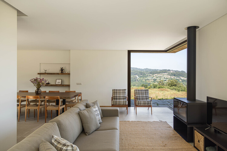 Levada House / Tsou Arquitectos - Интерьерная фотография, гостиная, стул