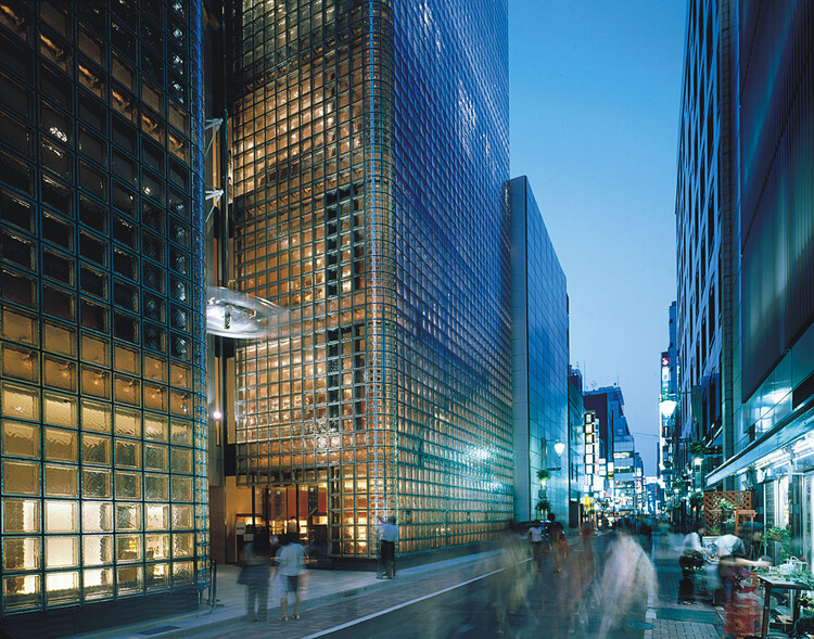AD Classics: Maison Hermès / Renzo Piano Building Workshop - изображение 1 из 40