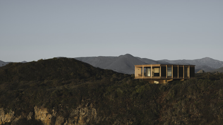 CR House / Lote Arquitectura + Игнасио Феррейра - изображение 1 из 36