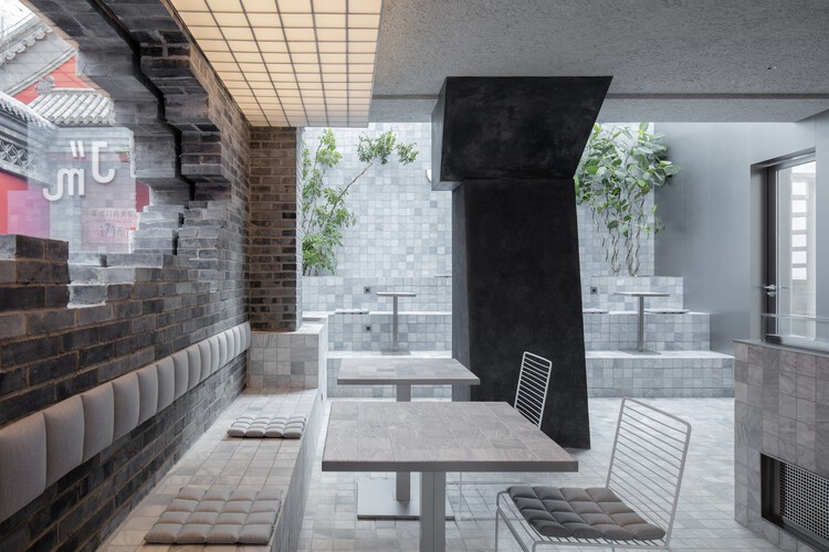 JM Café, Храм белого пагоды в Пекине / Голубой архитектурной студии - Интерьерная фотография, кирпич, бетон