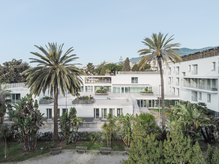 Обращение бывшего трибунале в защищенном помещении / Calvi Ceschia Viganò Architetti Associati - Внешняя фотография, балкон, двор
