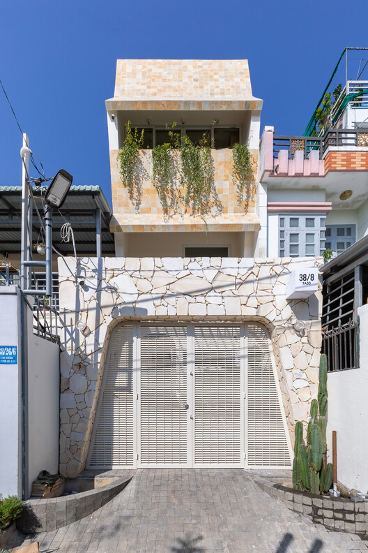 Origami House / Da Vàng Studio - изображение 1 из 27
