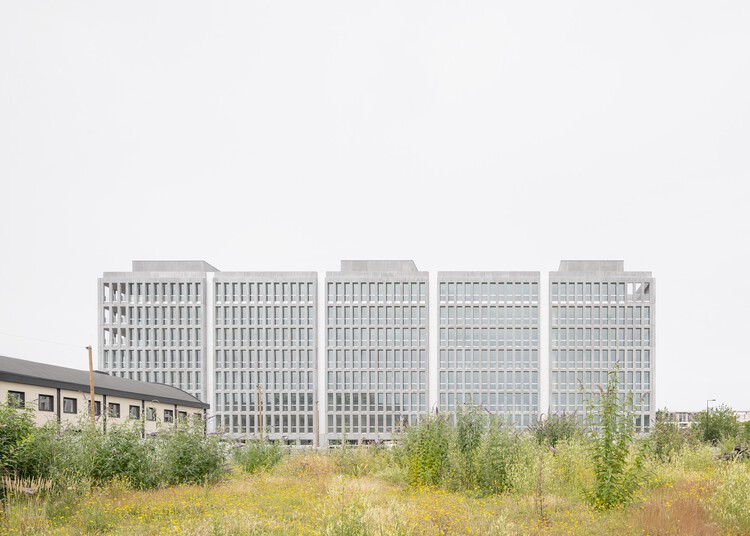 Прыжок здание / Kaan Architecten - внешняя фотография, бетон