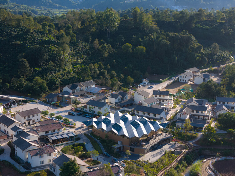 Pu'er Beautiful Star Village Coffee Experience Center / Studio Dali Architects - изображение 1 из 34