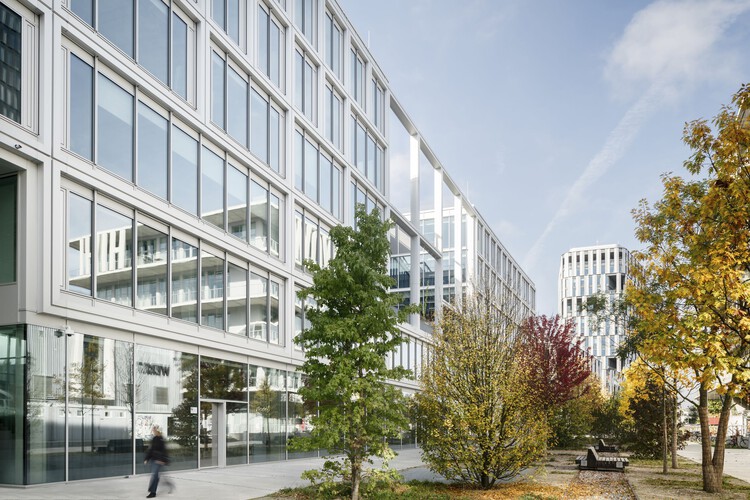 Офисное здание Wacker House / CF Møller - изображение 1 из 57